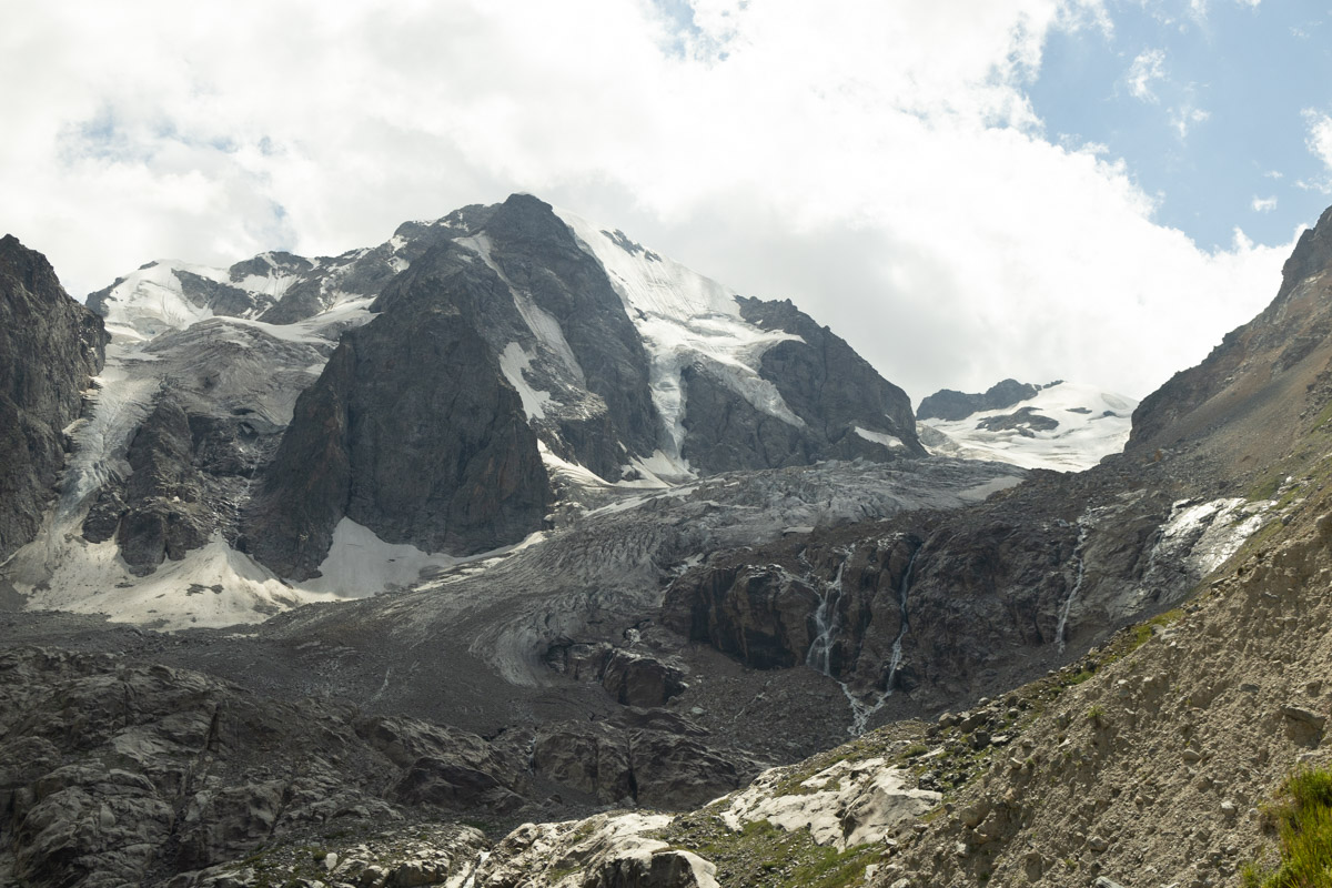 Waterfall_Gumachi_photo